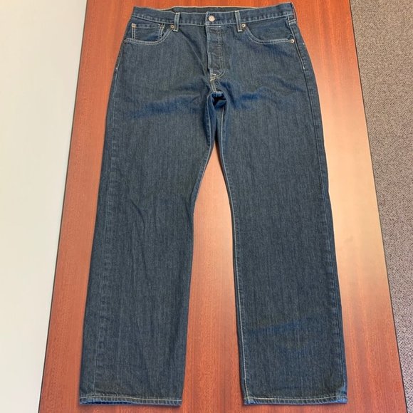 501 Dark Navy Levi's - Picture 4 of 10